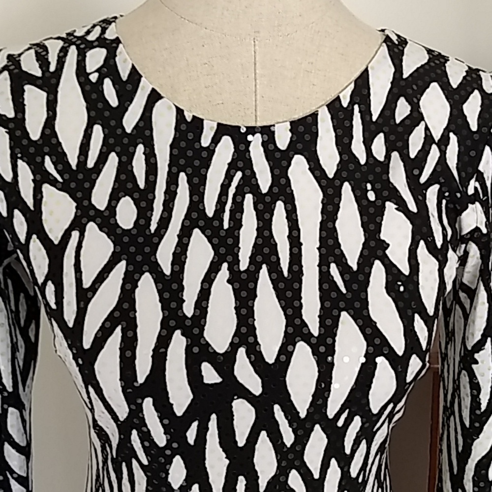 Cache Dress - Picture 2 of 8